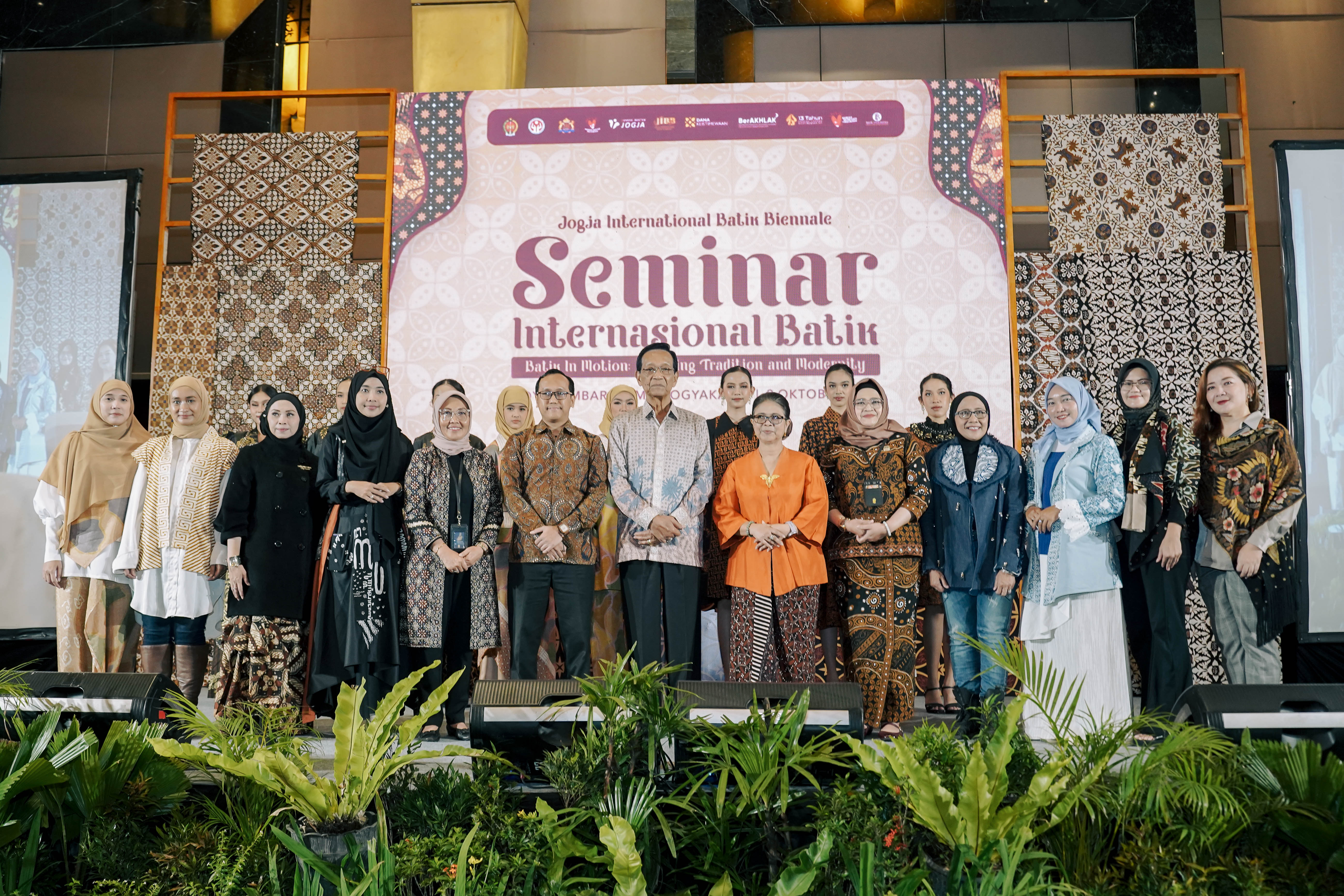 Jogja International Batik Binennale "Seminar Internasional Batik"